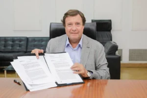 1744668256_c3d85c9166f2ff8021b0