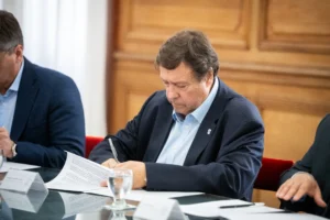 1748987770_484f30742f25ad4c47b1