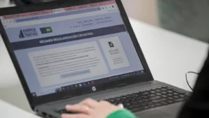 1756144080_8ee47b0c10eca1ef34e7