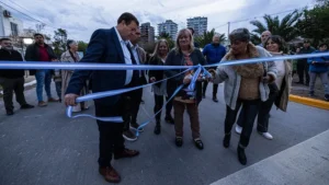 1759328557_154758efe4a9174a5f77