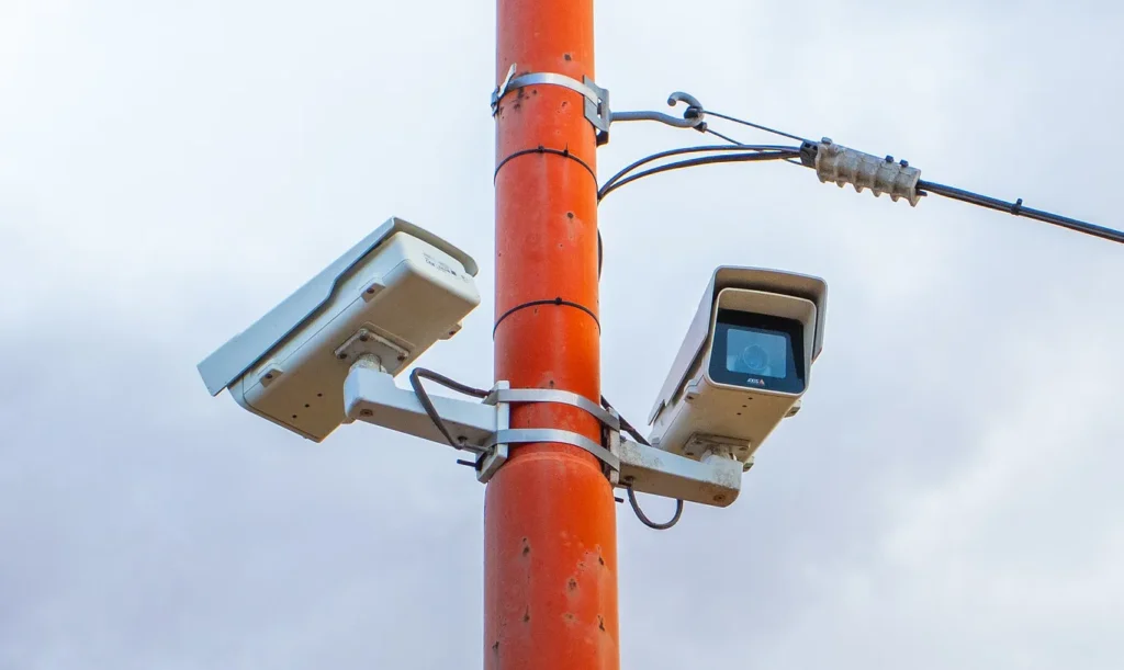 1765483060_300077753c8b1bc878c5